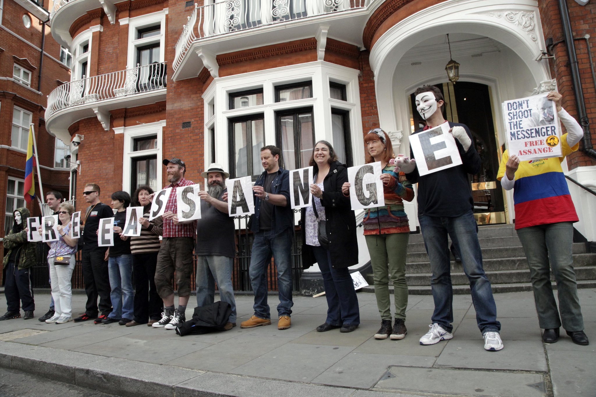 Manifestație pentru eliberarea lui Assange. Foto: Xavier Granja Cedeño/Ministerio de Relaciones Exteriores.